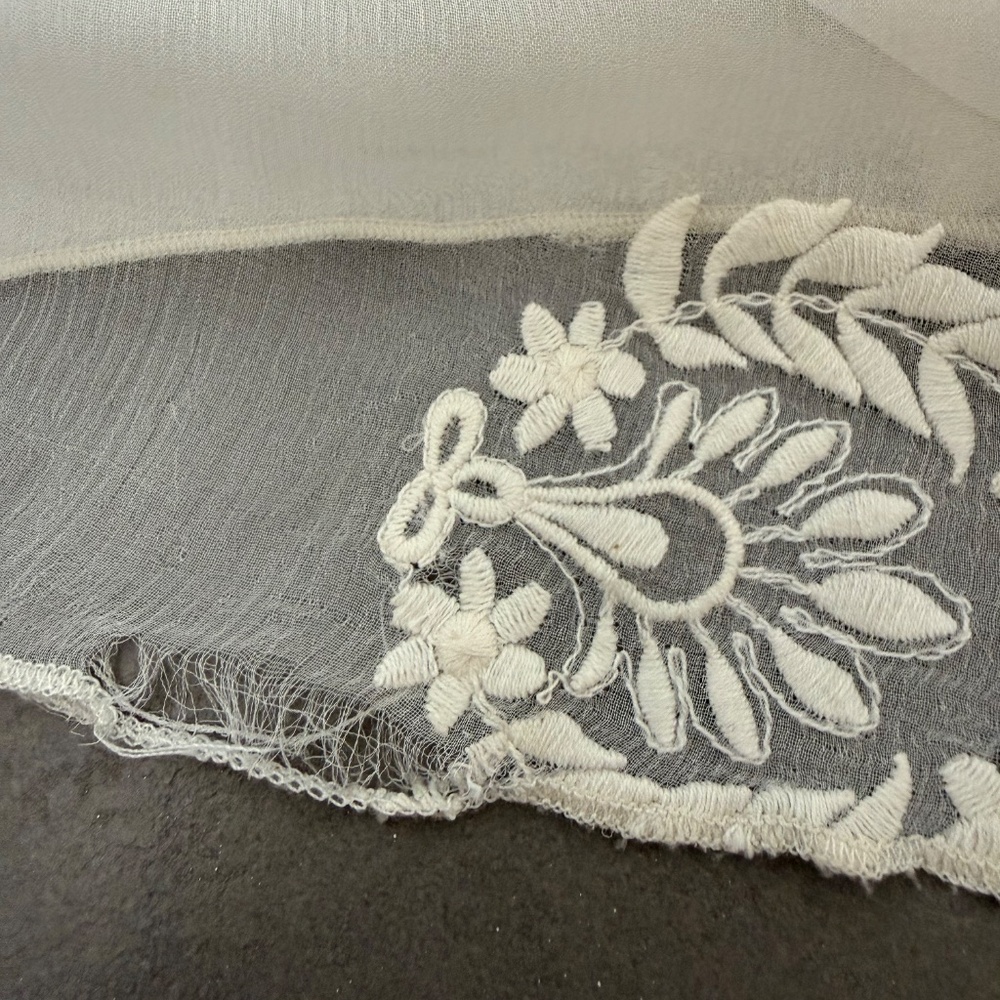 ALEXIS, ivory gown - Picture 13 of 13